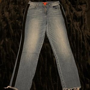 Chelsea & Violet gently used Size 27 cropped jeans with velvet black stripe